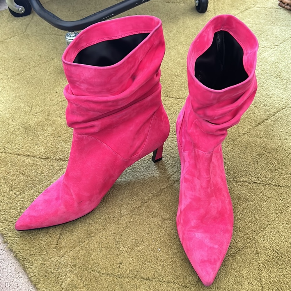 Stuart Weitzman pink pointed suede ankle boots booties